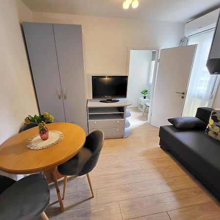 Mali Apartman U Centru Makarska Dış mekan fotoğraf