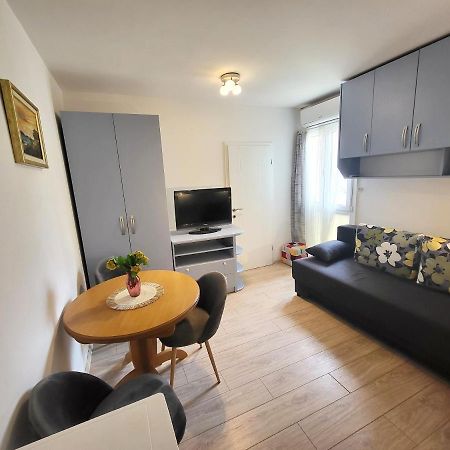 Mali Apartman U Centru Makarska Dış mekan fotoğraf
