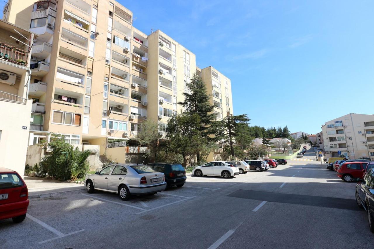 Mali Apartman U Centru Makarska Dış mekan fotoğraf