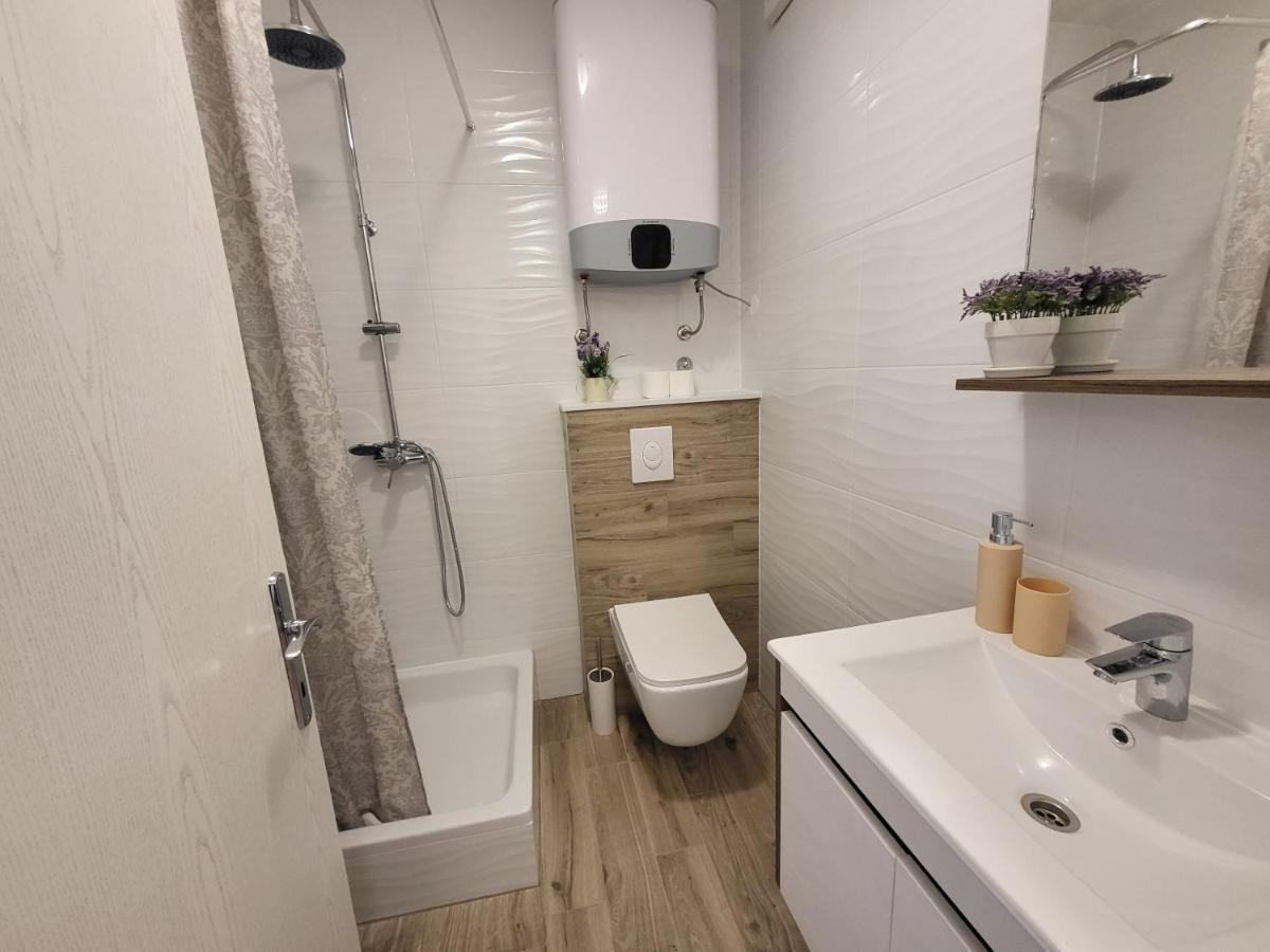 Mali Apartman U Centru Makarska Dış mekan fotoğraf
