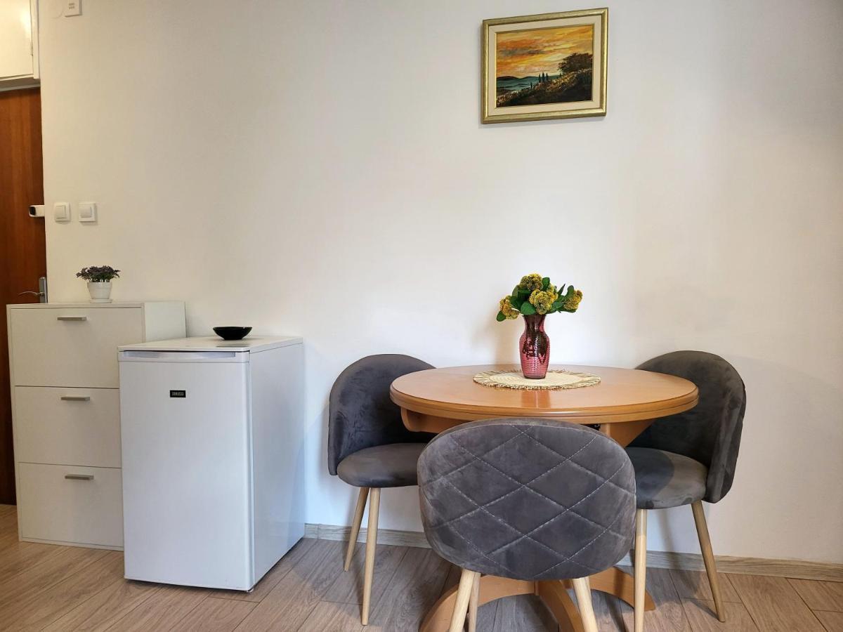 Mali Apartman U Centru Makarska Dış mekan fotoğraf